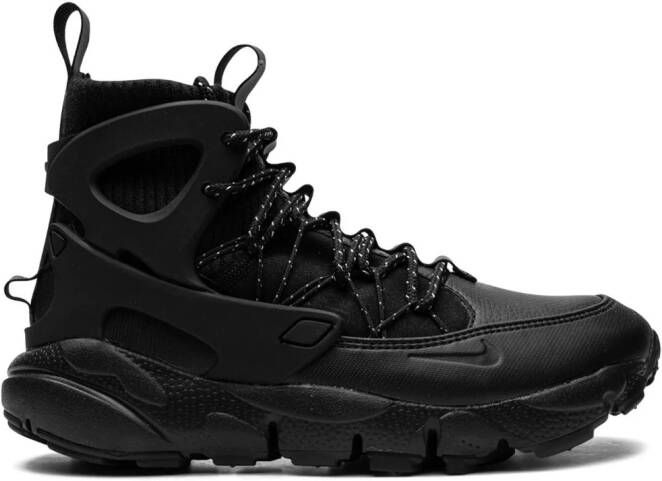 Nike "Air Footscape Mid Triple Black sneakers" Zwart