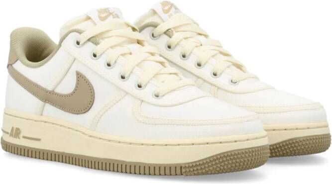 Nike Air Force 1 '07 leren sneakers Beige