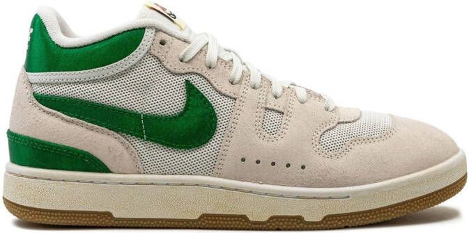 Nike Attack SP sneakers met vlakken Beige