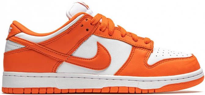 Nike store oranje schoenen