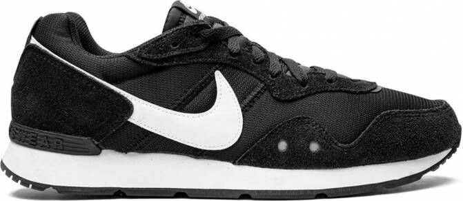 Nike Venture Runner low-top sneakers Zwart