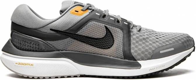 Nike Zoom Vomero 16 low-top sneakers Grijs