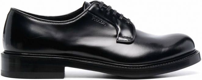 Prada Derby veterschoenen Zwart