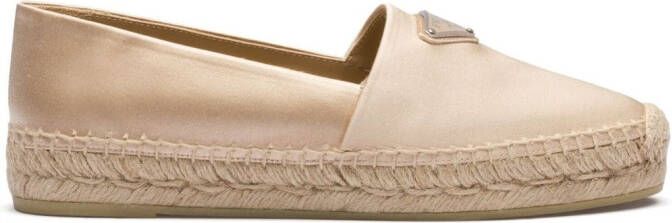 Prada Espadrilles met logoplakkaat Beige