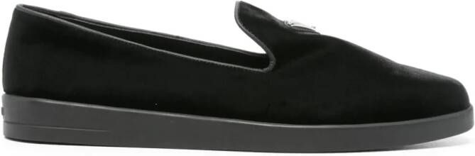 Prada Fluwelen loafers met logo Zwart