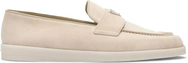 Prada Loafers met logo Beige