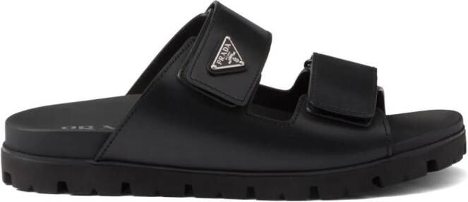 Prada Loafers met logoplakkaat Zwart