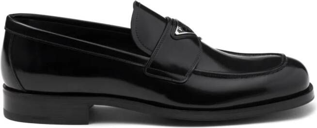 Prada Loafers met logoplakkaat Zwart