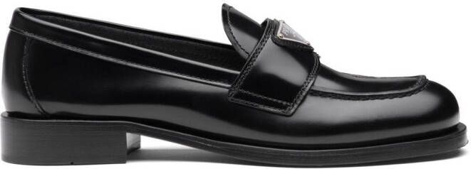 Prada Loafers met logoplakkaat Zwart