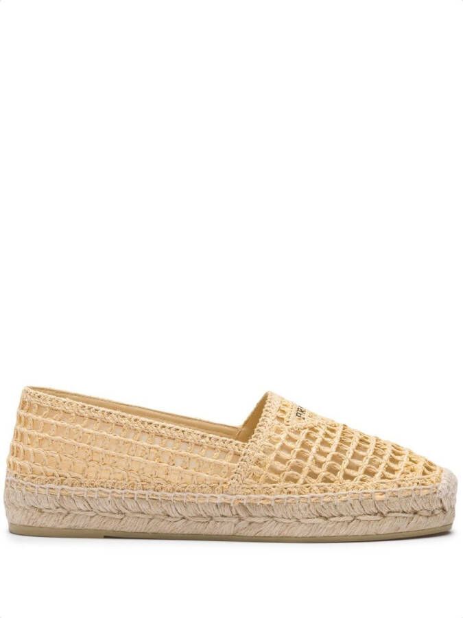 Prada Espadrilles met logoplakkaat Beige