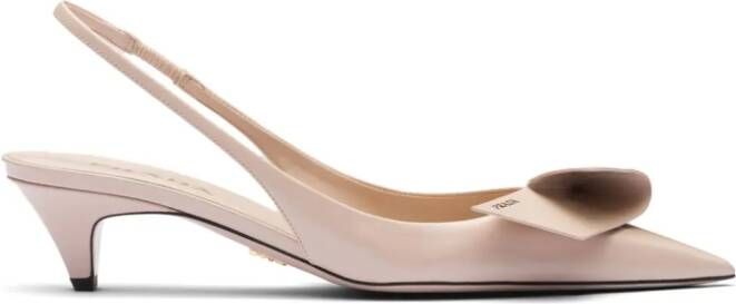 Prada Pumps met puntige neus Beige