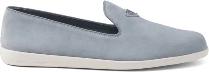 Prada Loafers met logo Blauw