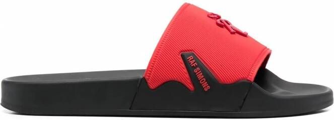 Raf Simons Slippers met logo-reliëf Rood