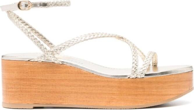 Stuart Weitzman Wovette sandalen met sleehak Goud