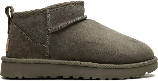 UGG Classic Mini II "Moss Green" enkellaarzen Groen