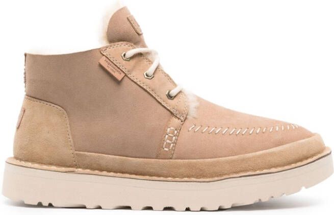 UGG Neumel veterlaarzen Beige