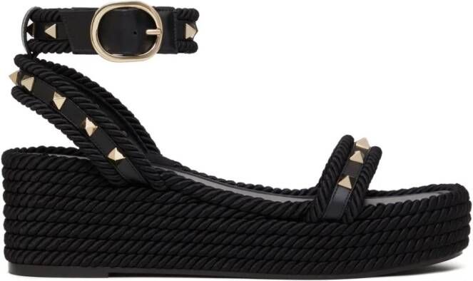 Valentino Garavani 45mm Rockstud sandalen met plateauzool Zwart