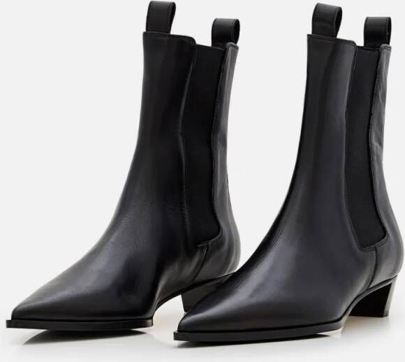 Aeydē Boots Kiki Leather Pointed Toe Boots in zwart