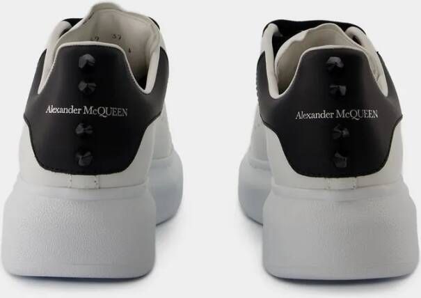 Alexander mcqueen Lage-top sneaker Oversized Sneakers Leather White Black in wit