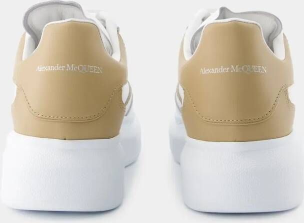 Alexander mcqueen Low-Top Sneakers Oversized Sneakers Leather White Camel in wit