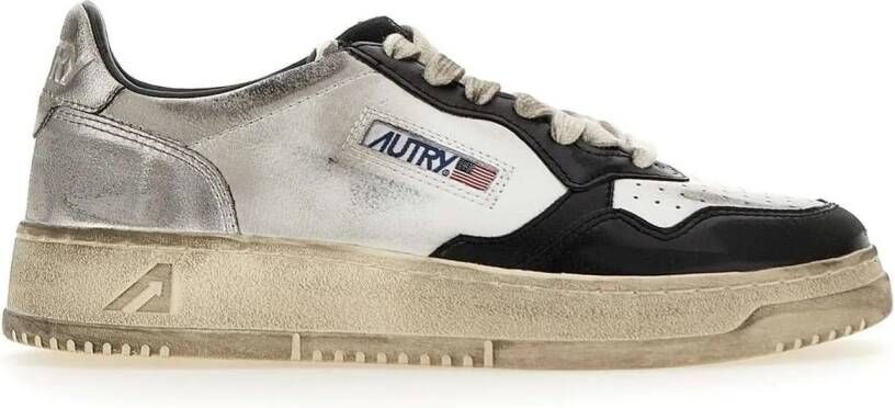 Autry International Low-Top Sneakers White in wit