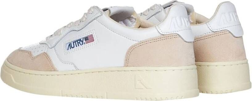 Autry International Low-Top Sneakers White in wit