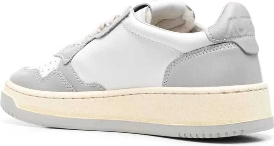 Autry International Low-Top Sneakers White in wit