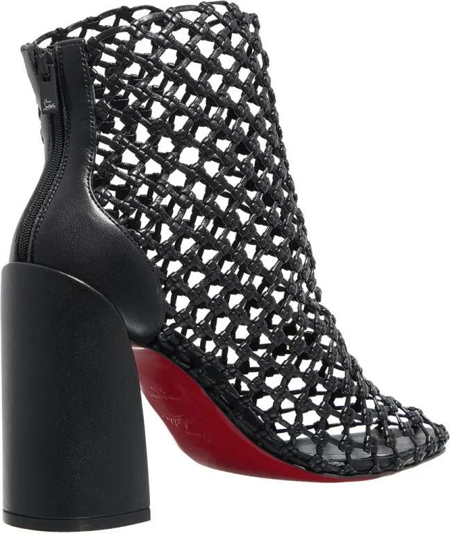 Christian Louboutin Pumps & high heels Woman Pumps in zwart