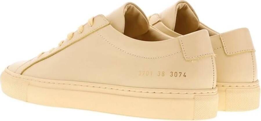 Common Projects Sneakers Original Achilles Low Yellow Sneakers in geel