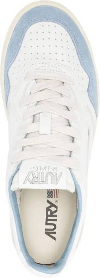 Autry International Low-Top Sneakers baskets medaillees 4 in wit