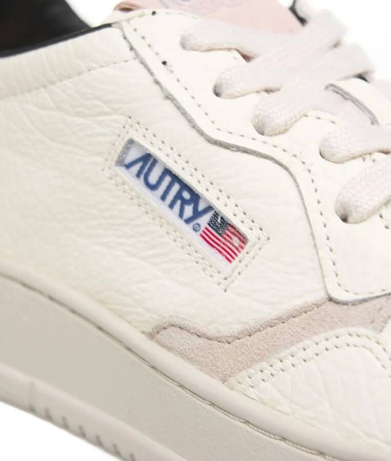 Autry International Low-Top Sneakers 'Medalist' in wit