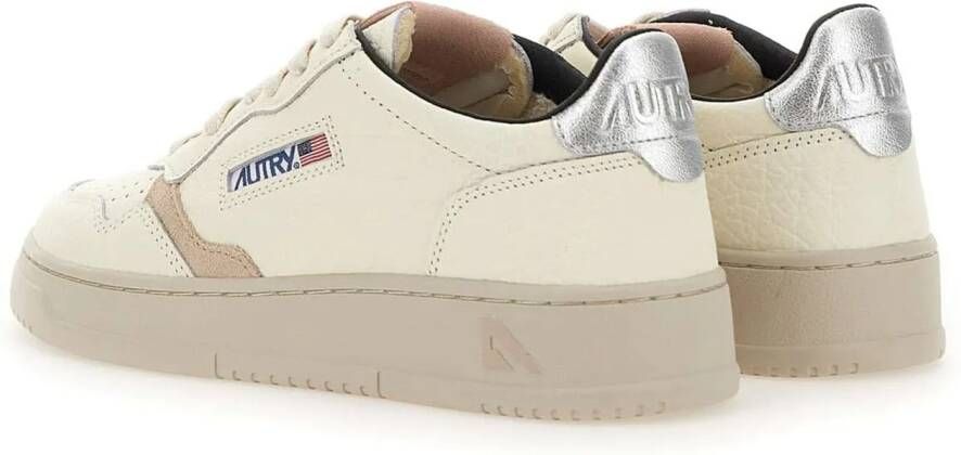 Autry International Low-Top Sneakers 'Medalist' in wit