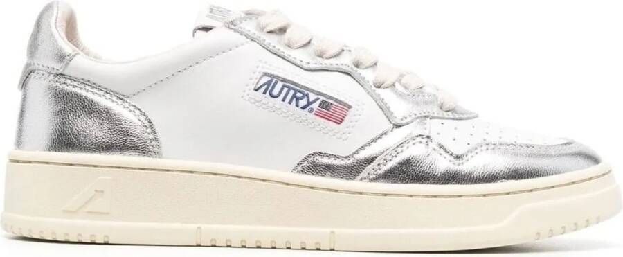 Autry International Low-Top Sneakers Silver in zilver