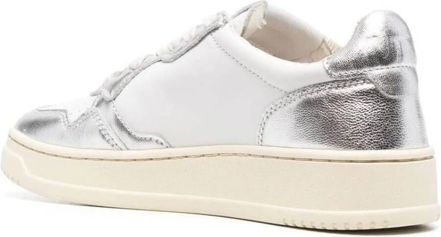 Autry International Low-Top Sneakers Silver in zilver