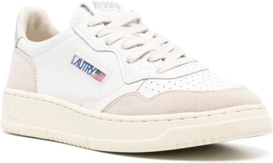 Autry International Low-Top Sneakers White in wit