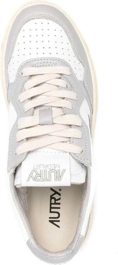 Autry International Low-Top Sneakers White in wit