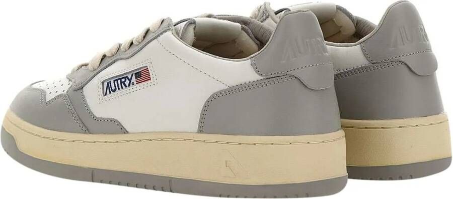 Autry International Low-Top Sneakers White in wit