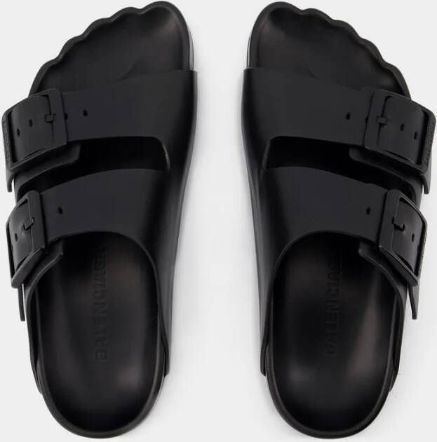 Balenciaga Sandalen Sunday Sandals Leather Black in zwart