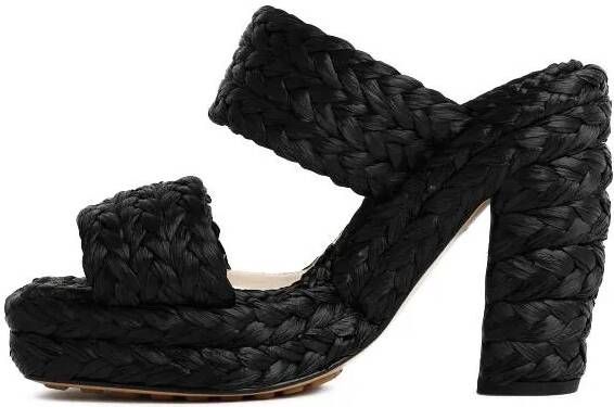 Bottega Veneta Sandalen Black Raffia Sandals in zwart