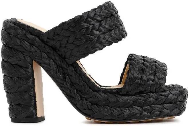 Bottega Veneta Sandalen Black Raffia Sandals in zwart