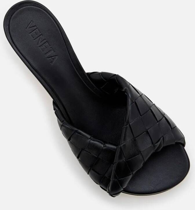 Bottega Veneta Sandalen Intrecciato Leather Mule in zwart