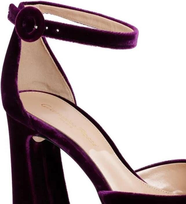 Gianvito Rossi Sandalen Purple Velvet Platform Sandals in paars