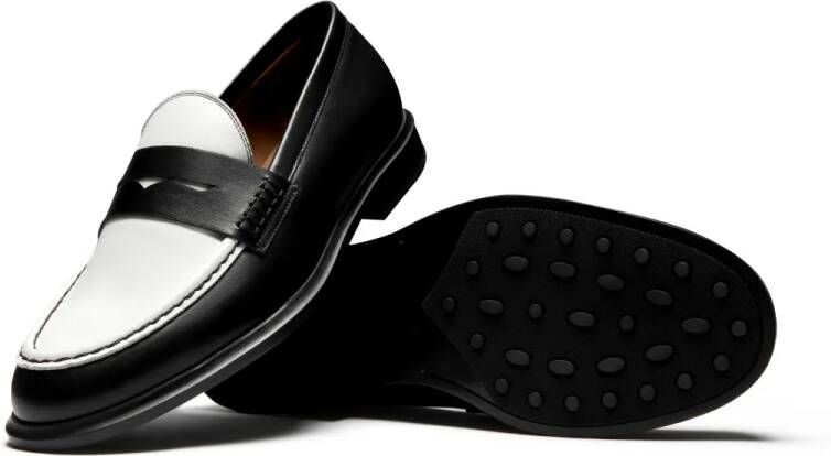 Isabel Bernard Loafers Vendôme Blandine Black and White Calfskin Leather in zwart