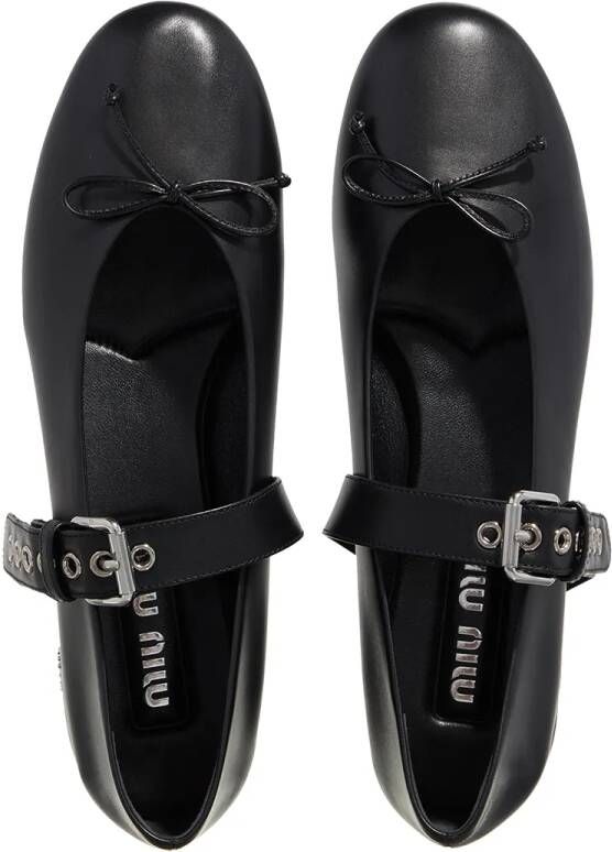 Miu Loafers Leather Mary Janes in zwart