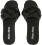 Miu Slippers & Mules Padded Flat Sandals Leather in zwart - Thumbnail 2