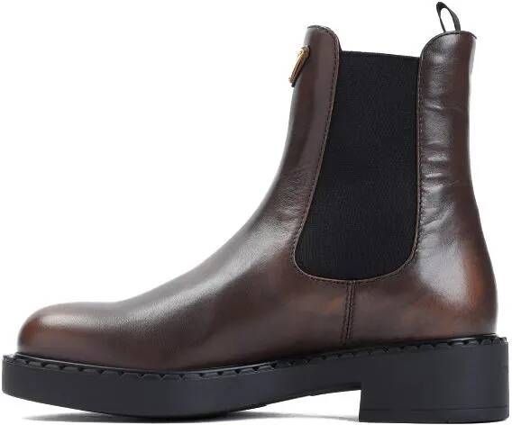 Prada Boots Calf Leather Boots in bruin