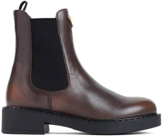 Prada Boots Calf Leather Boots in bruin