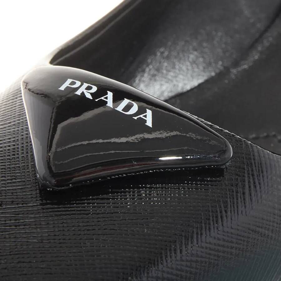 Prada Hoge hakken Saffiano Leather Pumps in zwart