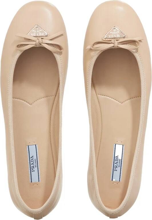 Prada Loafers & ballerina schoenen Ballerine Nappa in beige