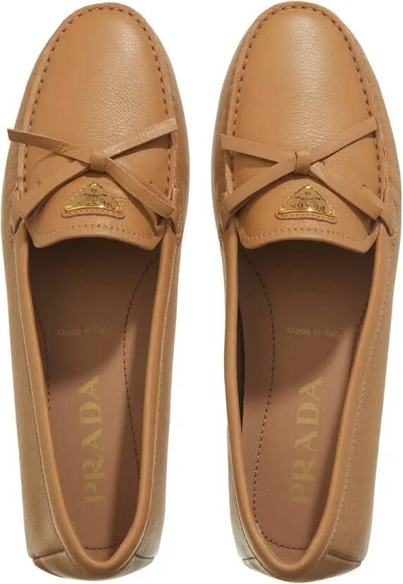 Prada Loafers Leather Loafers in bruin